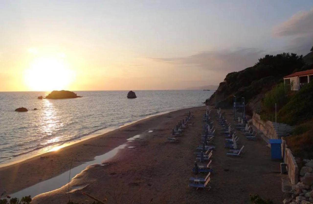 Stefanias Prasoudi Beach Agios Matthaios  Экстерьер фото