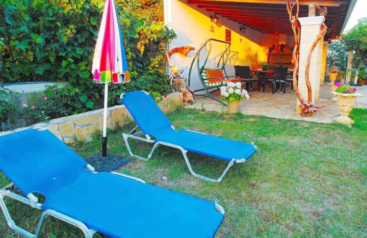 Stefanias Prasoudi Beach Agios Matthaios  Экстерьер фото